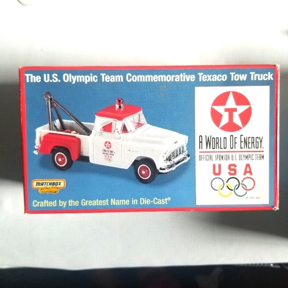 1998 Matchbox U.S Olympic Team Commemorative Texaco 1955 Chevy 3100 Tow Truck